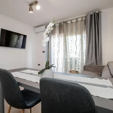 Apartamento By The Sea Palit, Rab - 25309 *