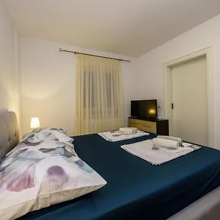 Apartamento By The Sea Palit, Rab - 25309 Rab Town